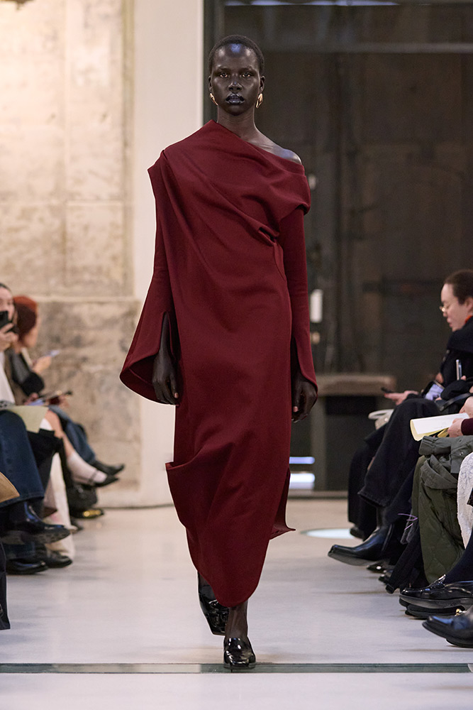 25 Fall Winter Look / COLLECTION - Mame Kurogouchi