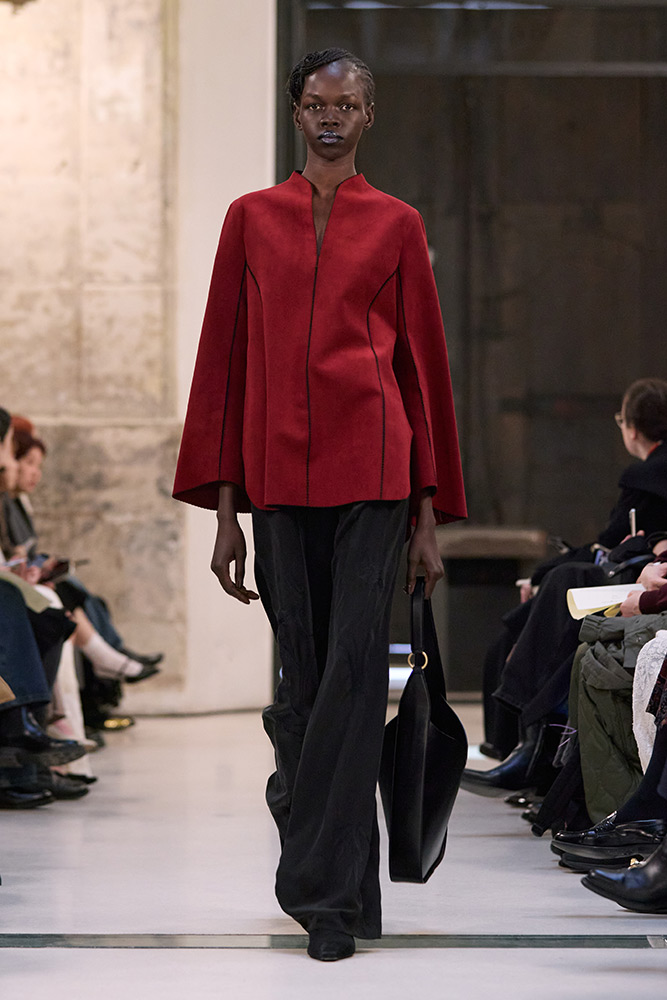 25 Fall Winter Look / COLLECTION - Mame Kurogouchi